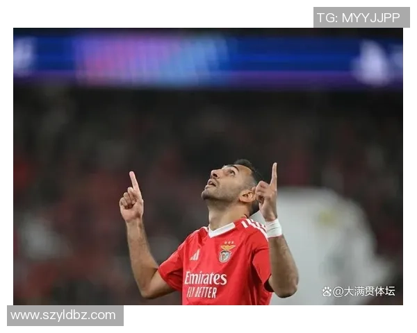 德甲精彩对决国米大胜本菲卡帽子戏法引发争议判罚热议