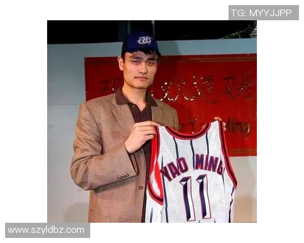 姚明21号传奇生涯回顾：从中国篮球巨星到NBA殿堂的辉煌历程