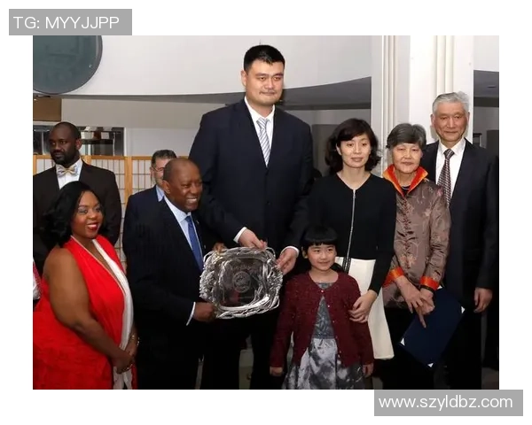 姚明亲妈妈的温暖故事：从篮球巨星到家庭支柱的感人历程