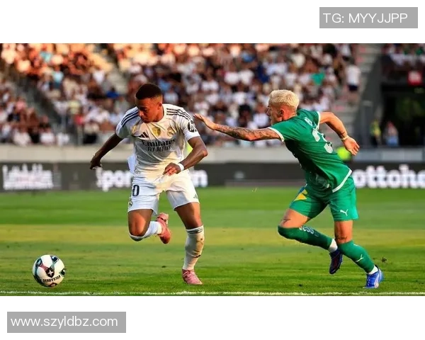 中超激战皇马与里昂鏖战至平局绝杀瞬间引发全场热烈反响