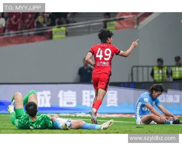 中超热战：里昂大胜多特蒙德引发转会风波与球迷热议