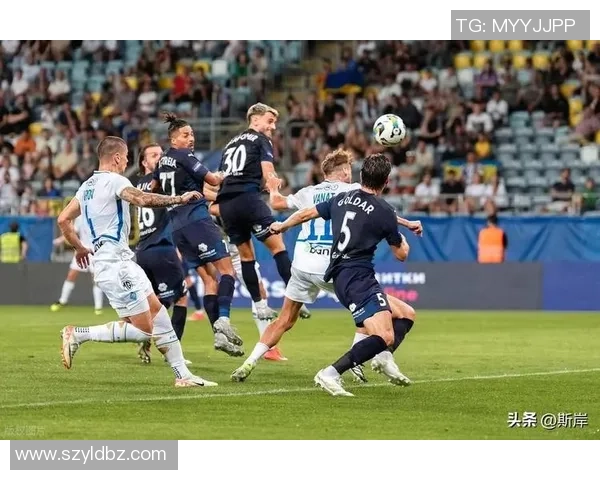 中超精彩对决:拜仁狂胜里昂五球大捷战术解析与绝杀瞬间回顾 中超精彩对决:拜仁狂胜里昂五球大捷战术解析与绝杀瞬间回顾