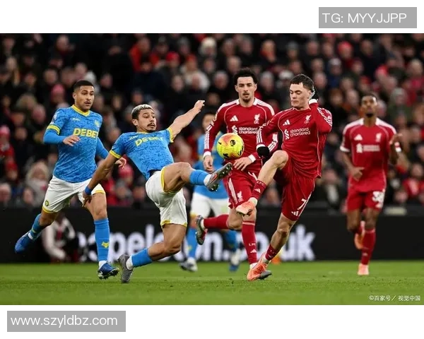 友谊赛曼联小胜本菲卡红牌事件引发全场热议与争议