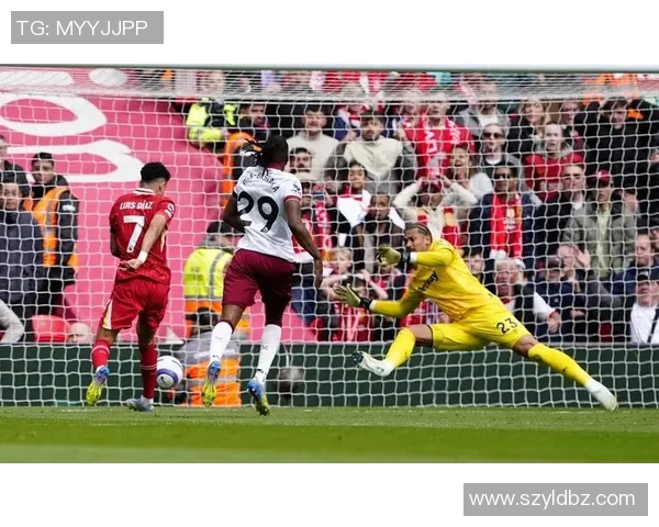 德甲激战：利物浦险胜阿森纳乌龙球成关键瞬间战术解析